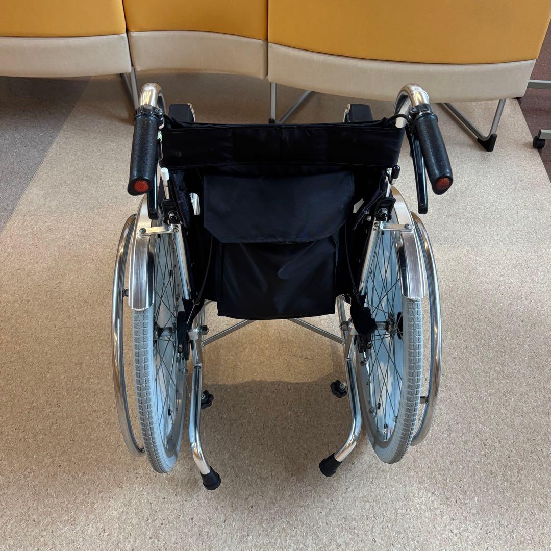 手渡し限定 子供用女性用車椅子 青空デザイン