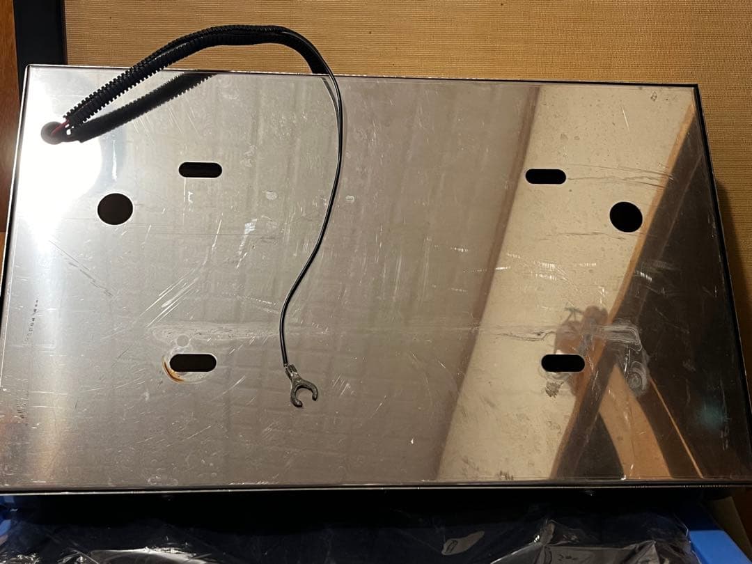 LEDパイロットランプ付ナンバープレート枠 レッド