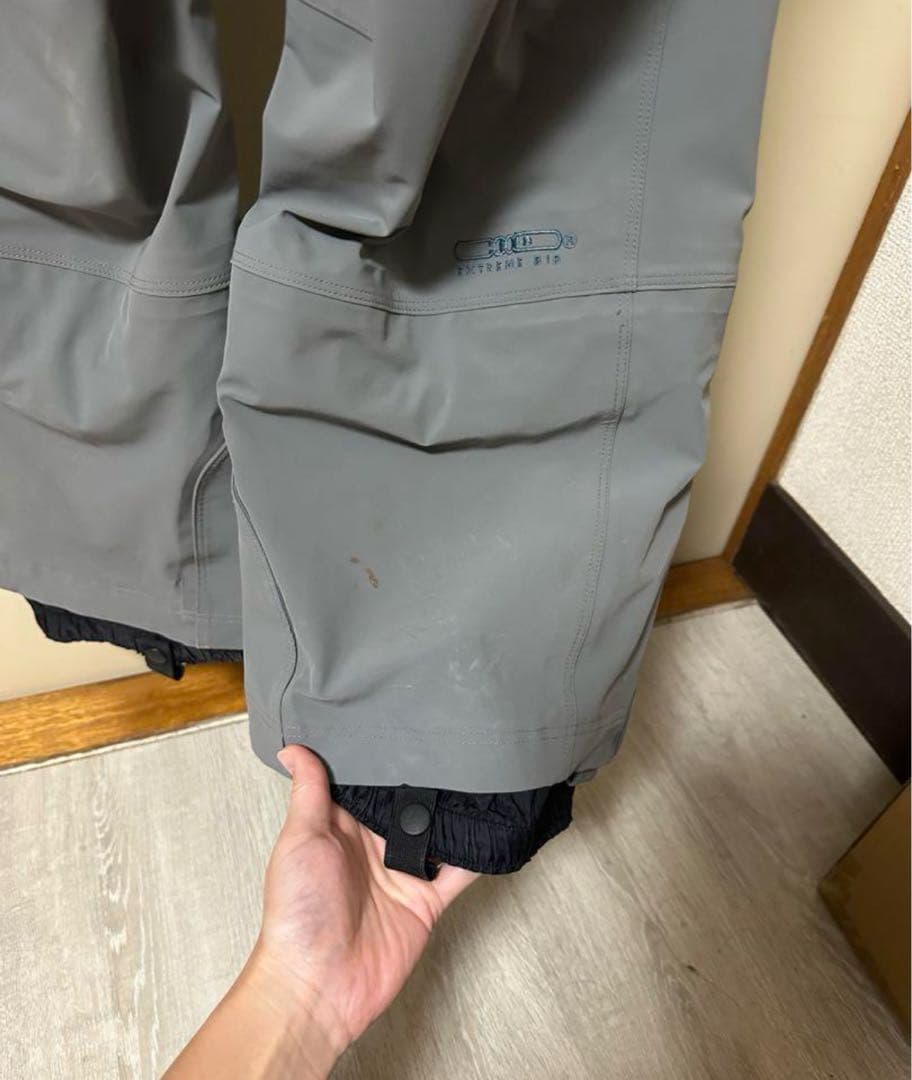 H.I.D（エイチアイディー）のスノーボード用ジャケットとビブパンツのセット