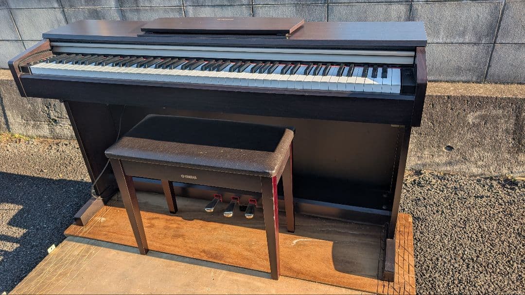 送料込みYAMAHA ARIUS 電子ピアノ YDP-J151R 06年製激美品