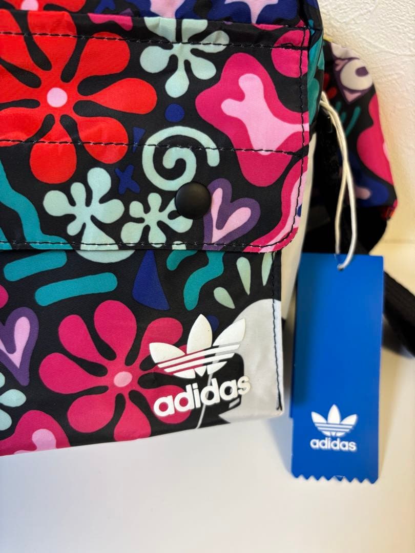 新品タグ付き　アディダスオリジナルス × ハティ・スチュワート ボディバッグ
