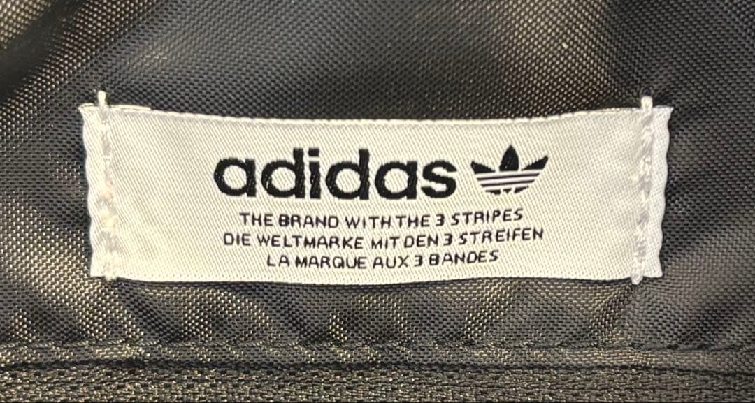 新品タグ付き　アディダスオリジナルス × ハティ・スチュワート ボディバッグ