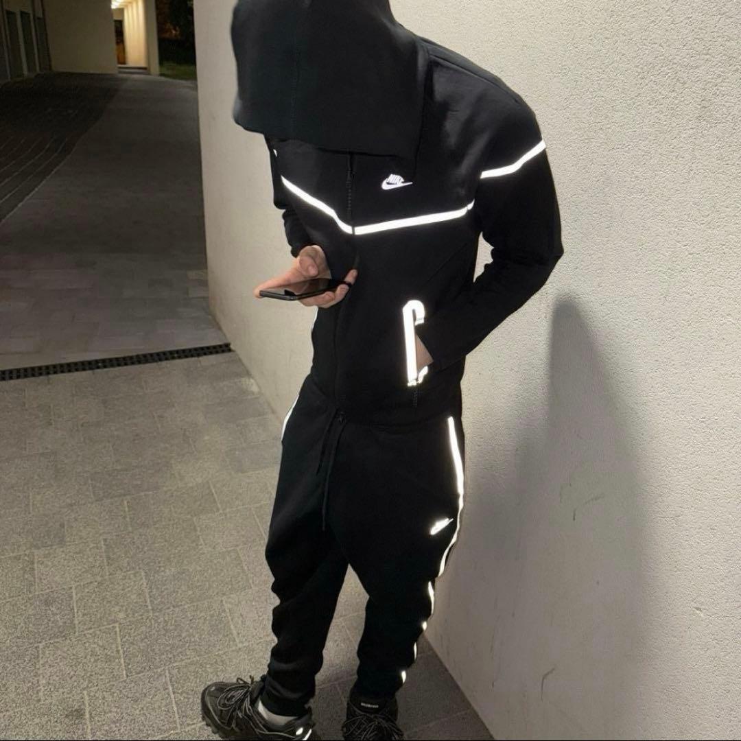 り*ー様 NIKE 反射テックフリース セットアップ (Tee Shyne着用 - メルカリ