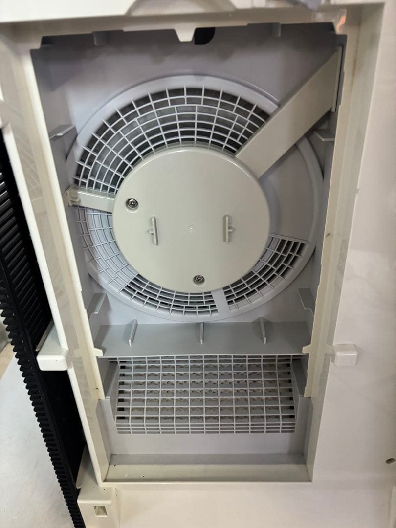 パナソニック 空間除菌脱臭機 ジアイーノ　F-MV3000