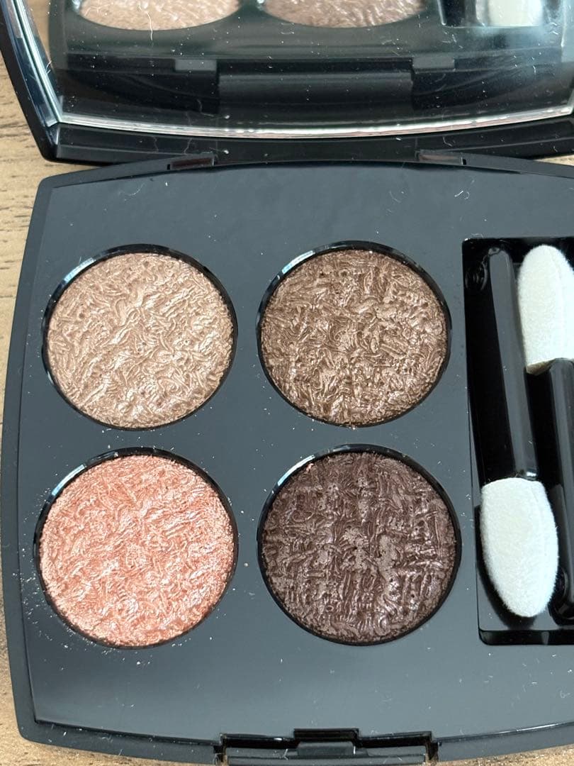 シャネル　レ キャトル オンブル ツイード04 ツイード ブラン エ ローズ