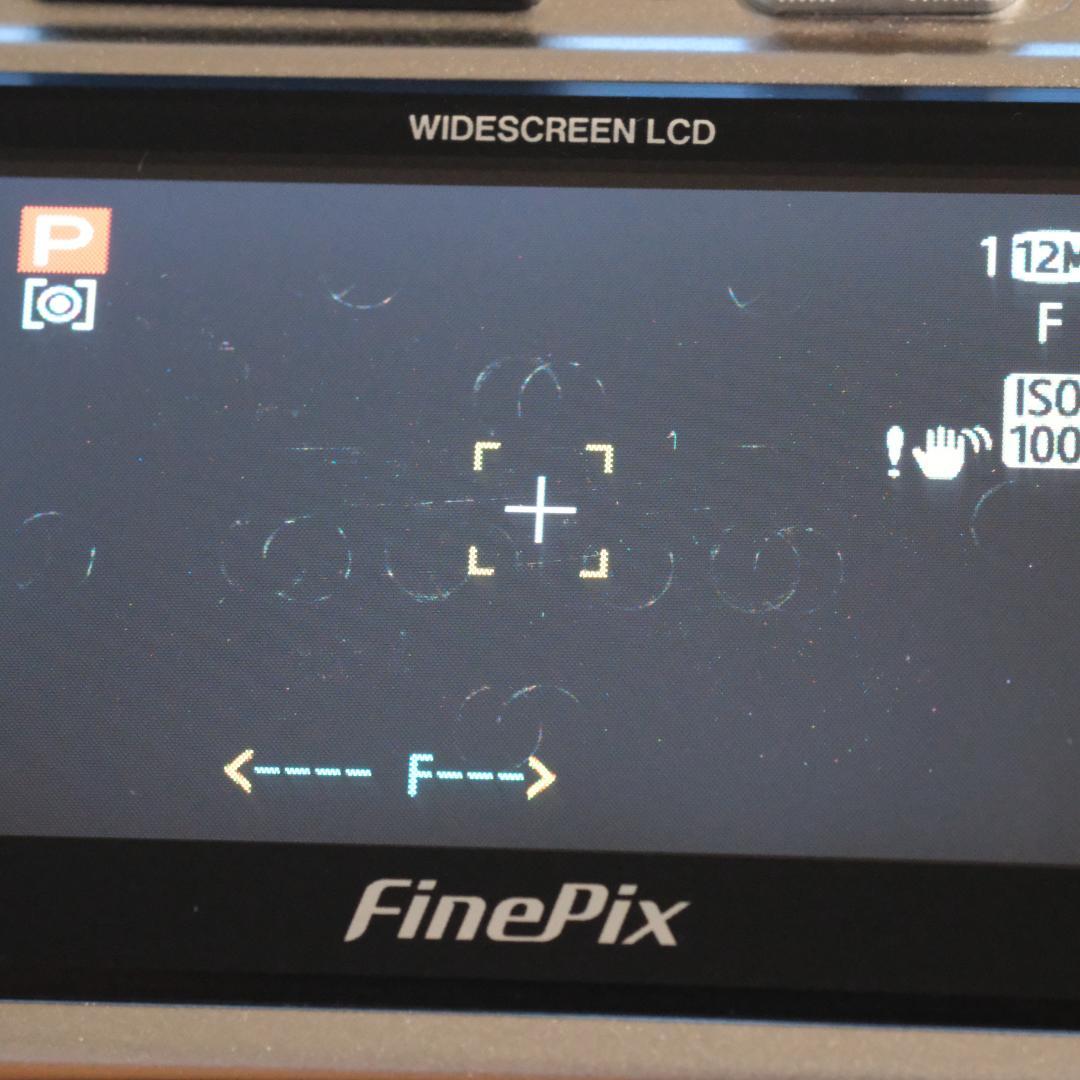 d*7様 FUJIFILM Finepix F810 超美 ちょい残念 カードも - デジタル