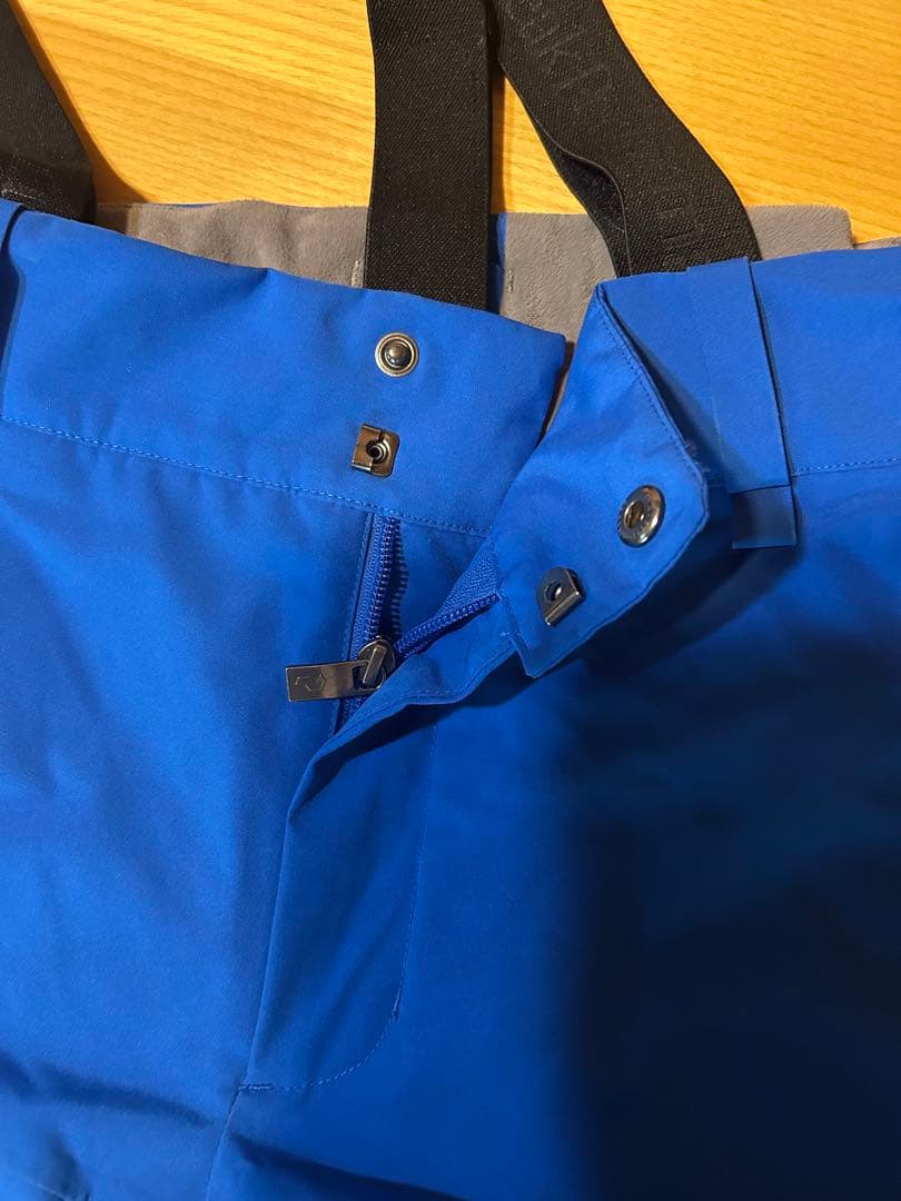 ピークパフォーマンス　パンツ