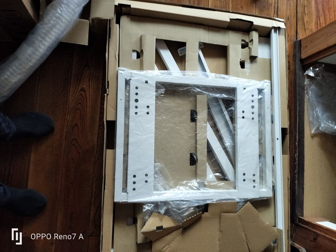 専用設置台。ガス式衣類乾燥機乾太くんの専用台、DS-80HSF　排湿管付き