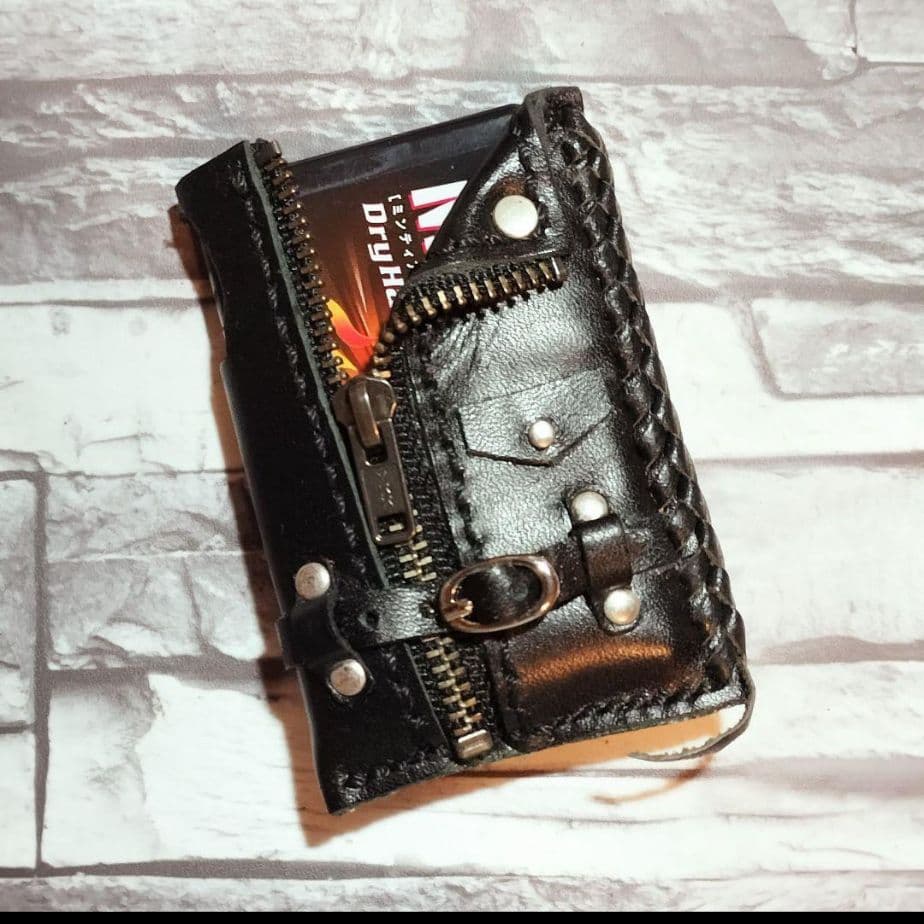 ライダースジャケット型ICカードケース、ミンティアケース、リップ