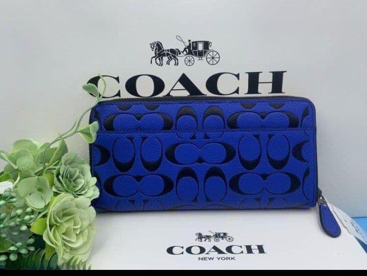 新品未使用コーチ長財布シグネチャーロングジップブルーレディースメンズ送料無料