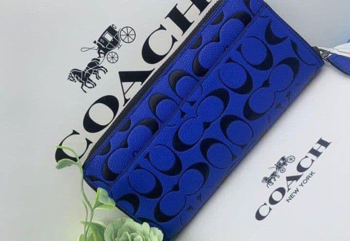 新品未使用コーチ長財布シグネチャーロングジップブルーレディースメンズ送料無料