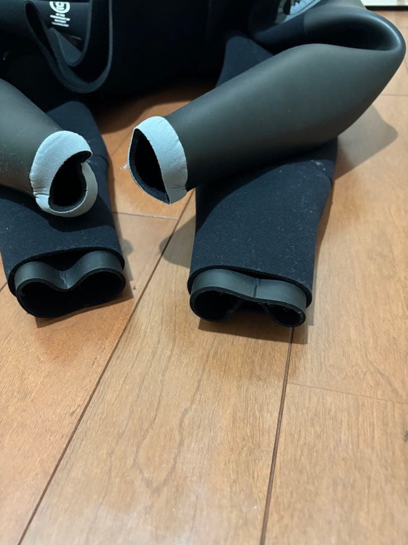 レアモデルの美品！　クイックシルバー　セミドライ　U-ZIP　Lサイズ相当