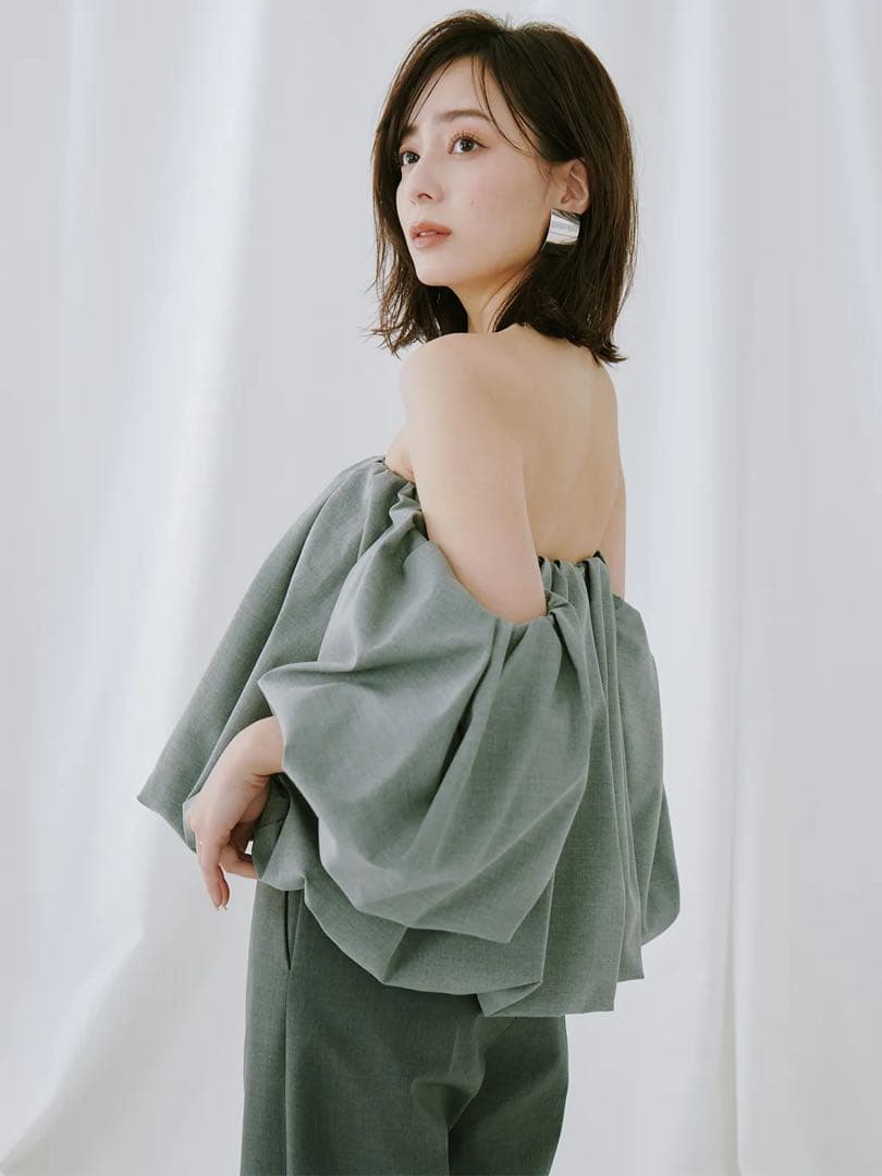 ánuans ボリュームバルーントップス