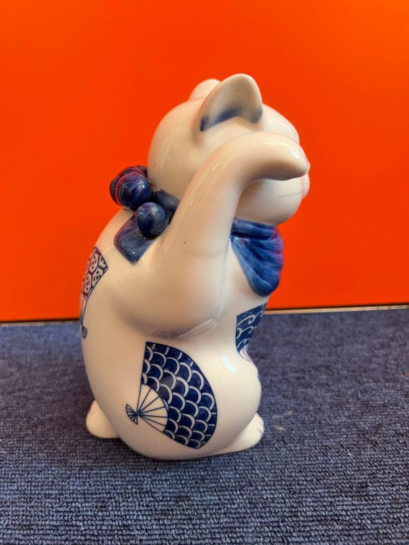 1273 九谷焼 角福 染付扇文 招き猫 時代物 - メルカリ