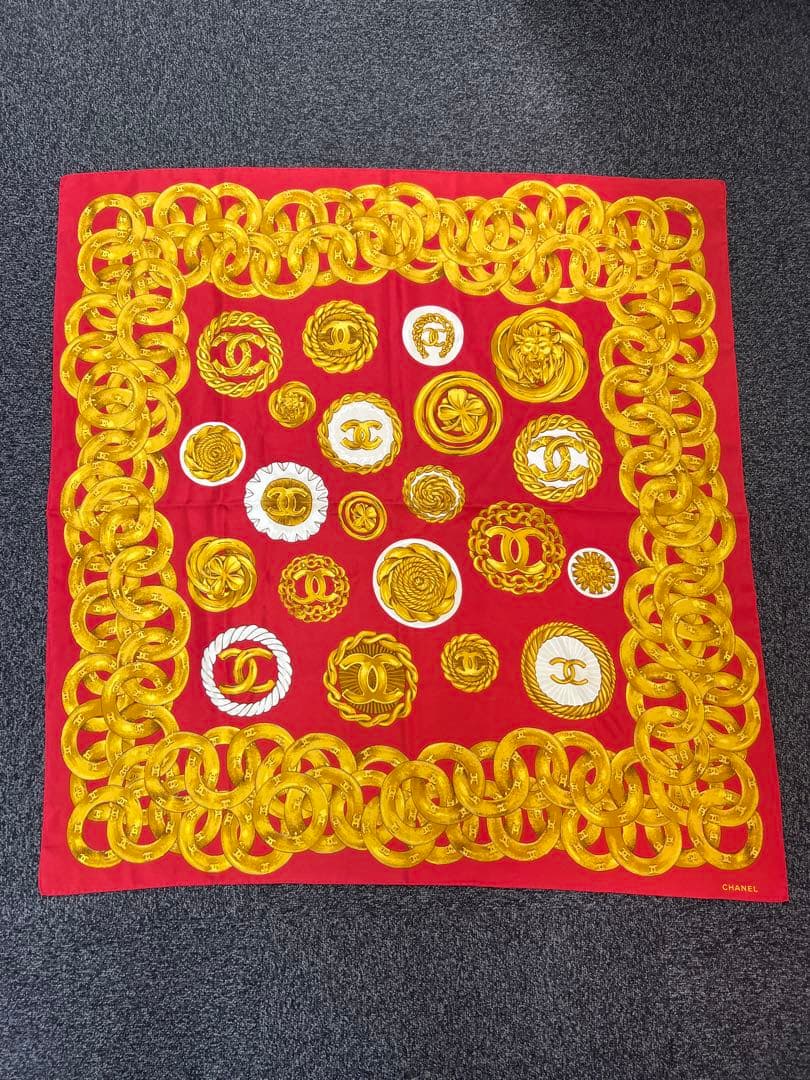 CHANEL シャネル チェーンプリントココマーク シルク赤レディース