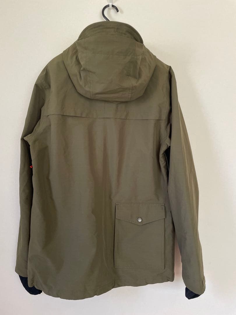 HOLDEN ホールデンスノーボードジャケット 大きめSサイズ