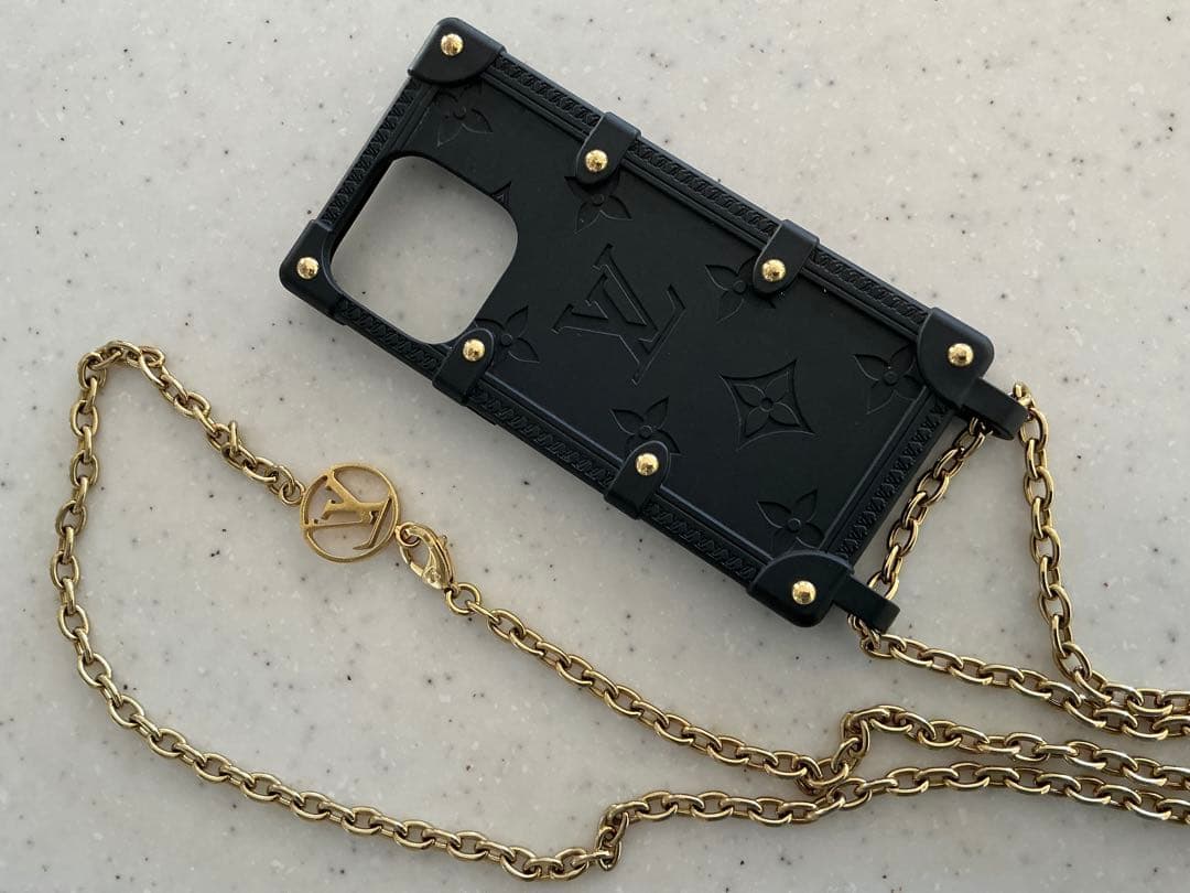 Louis Vuitton iPhone14 pro用ケース ゴールドチェーン付