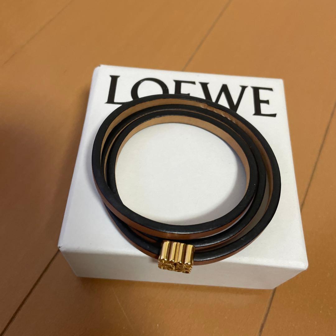 LOEWE ロエベツイストバングル　ブレスレット