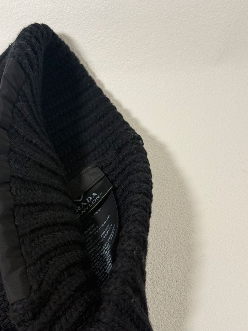 美品！　プラダ　人気　ニット帽　ロゴ