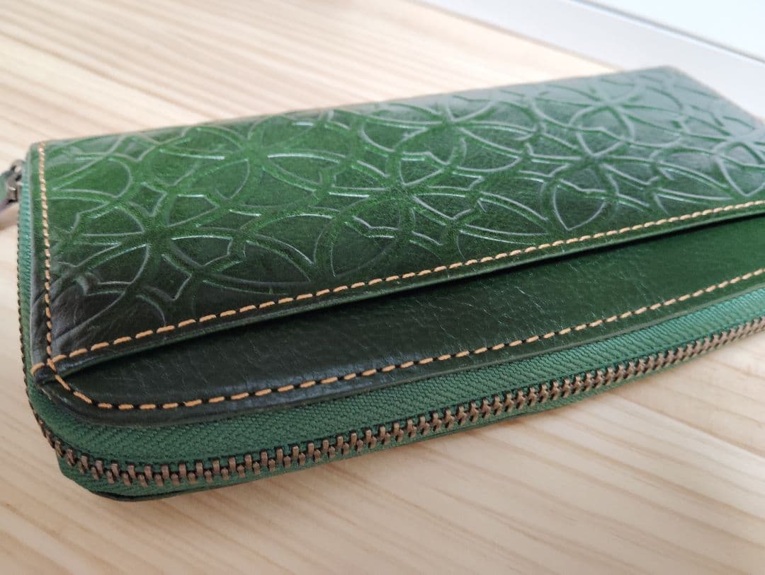 Dakotaダコタ リリーヴォ 長財布