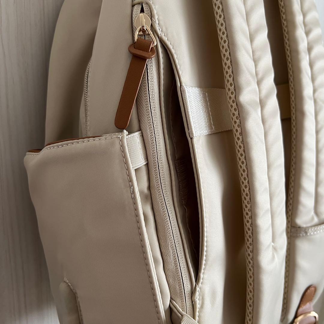 未使用♡ Nordace リュック ベージュ 人気 PC収納 防水 USBポート