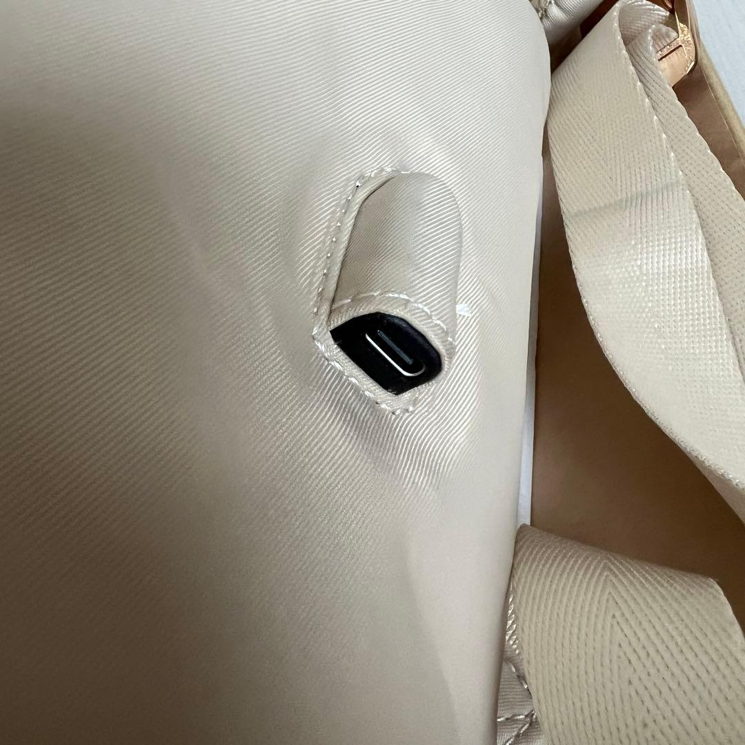 未使用♡ Nordace リュック ベージュ 人気 PC収納 防水 USBポート