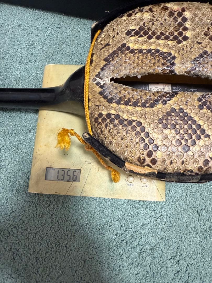 現状品　ジャンク　三線 本皮使用 ケース付き　破れあり 沖縄　修理・部品取りに