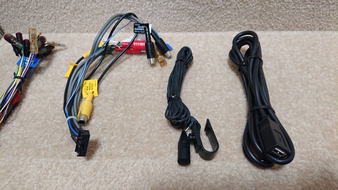 【新春特価】サイバーナビ カロッツェリア AVIC-ZH09CS 完動品