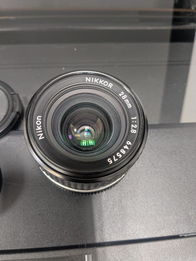 Nikon Nikkor F 28mm f/2.8 レンズ