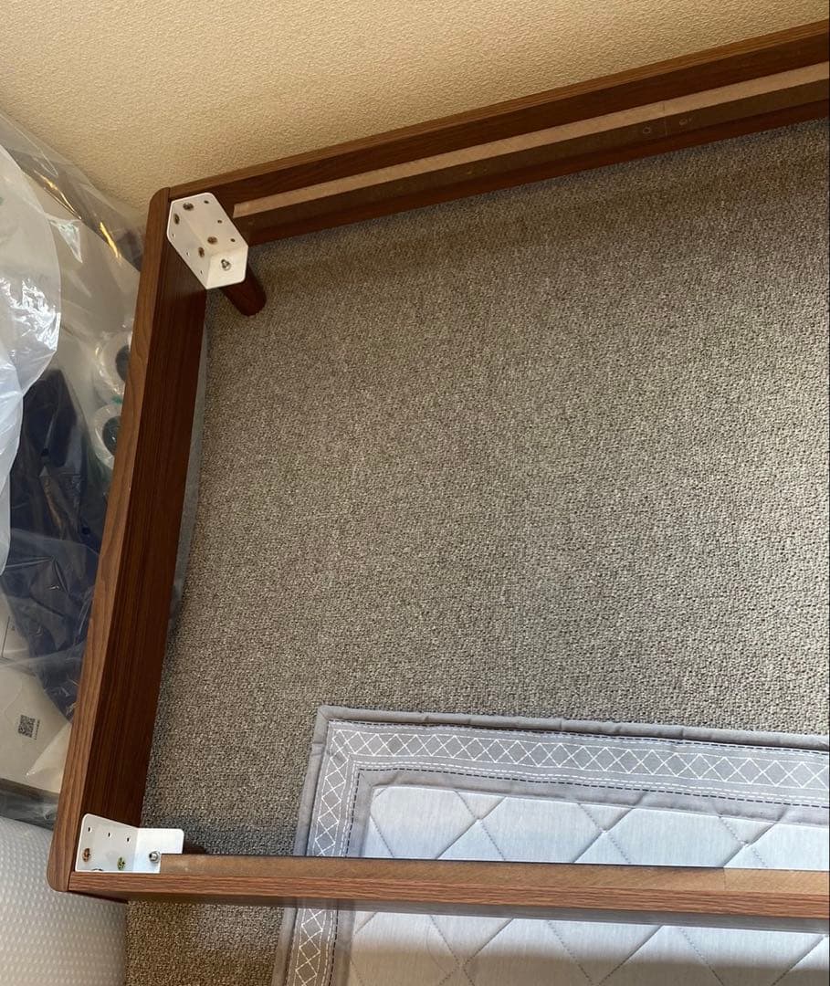 東京インテリア　シングル　ベッドフレーム　コンセント2口　LEDライト