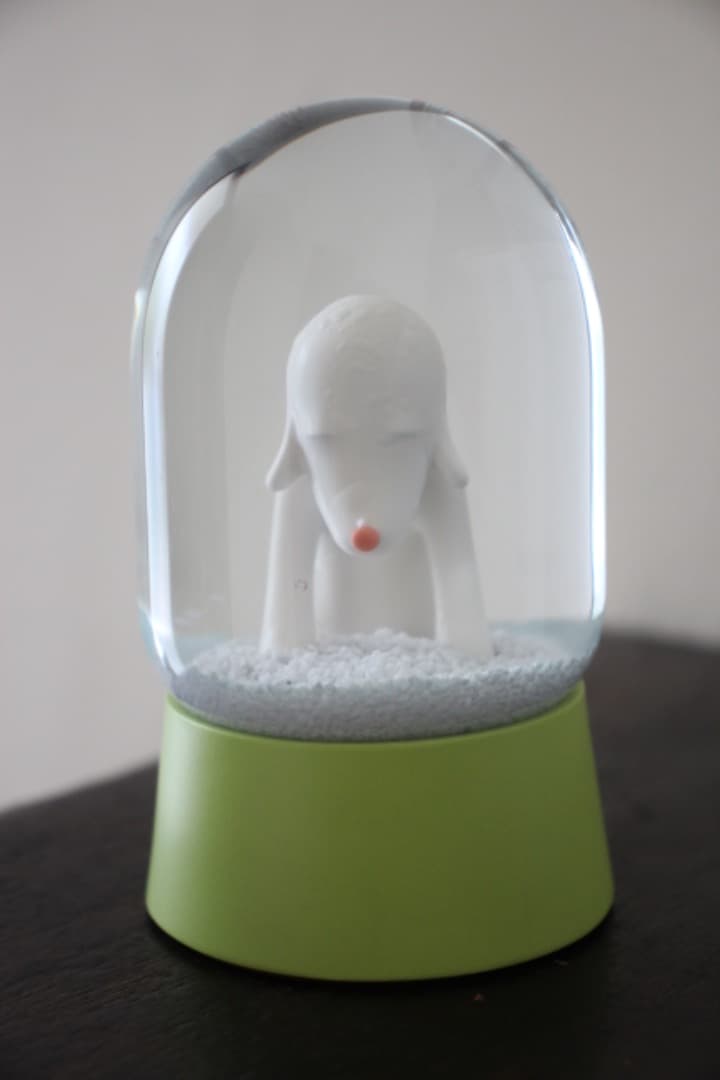 青森県立美術館　奈良美智　あおもり犬　スノードーム