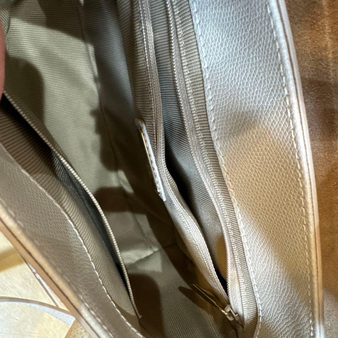 FURLA ホワイト　ショルダーバッグ