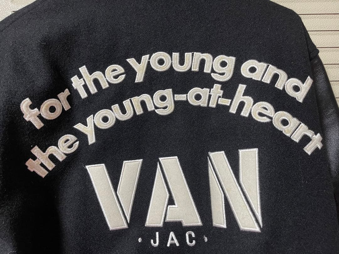 VAN JACKET　スタジャン　黒×黒　袖レザー