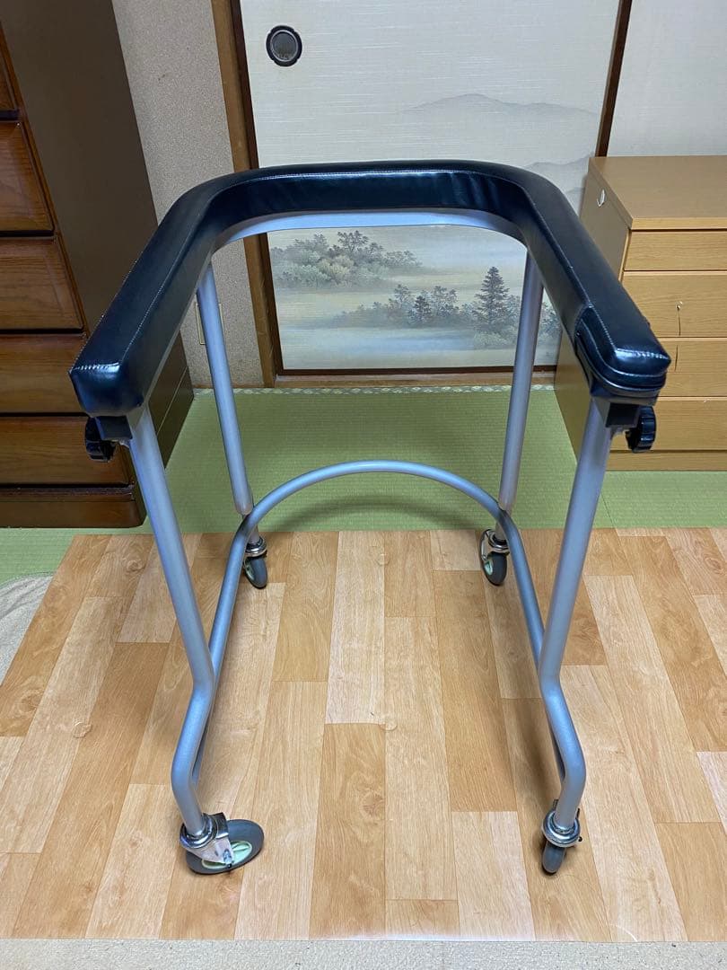 室内歩行器 アルコー3型 [中] 介護・リハビリ
