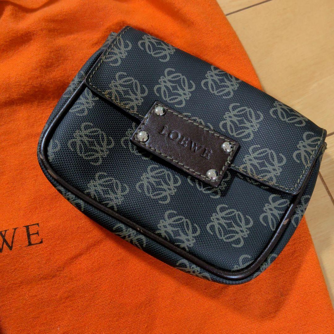 LOEWE ブラックショルダーバッグ オレンジ収納袋付き