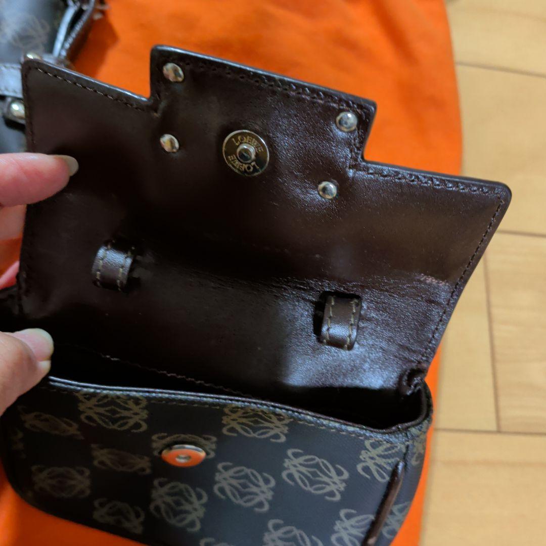 LOEWE ブラックショルダーバッグ オレンジ収納袋付き