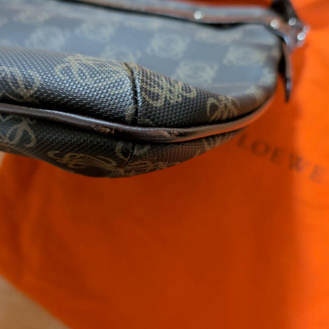 LOEWE ブラックショルダーバッグ オレンジ収納袋付き