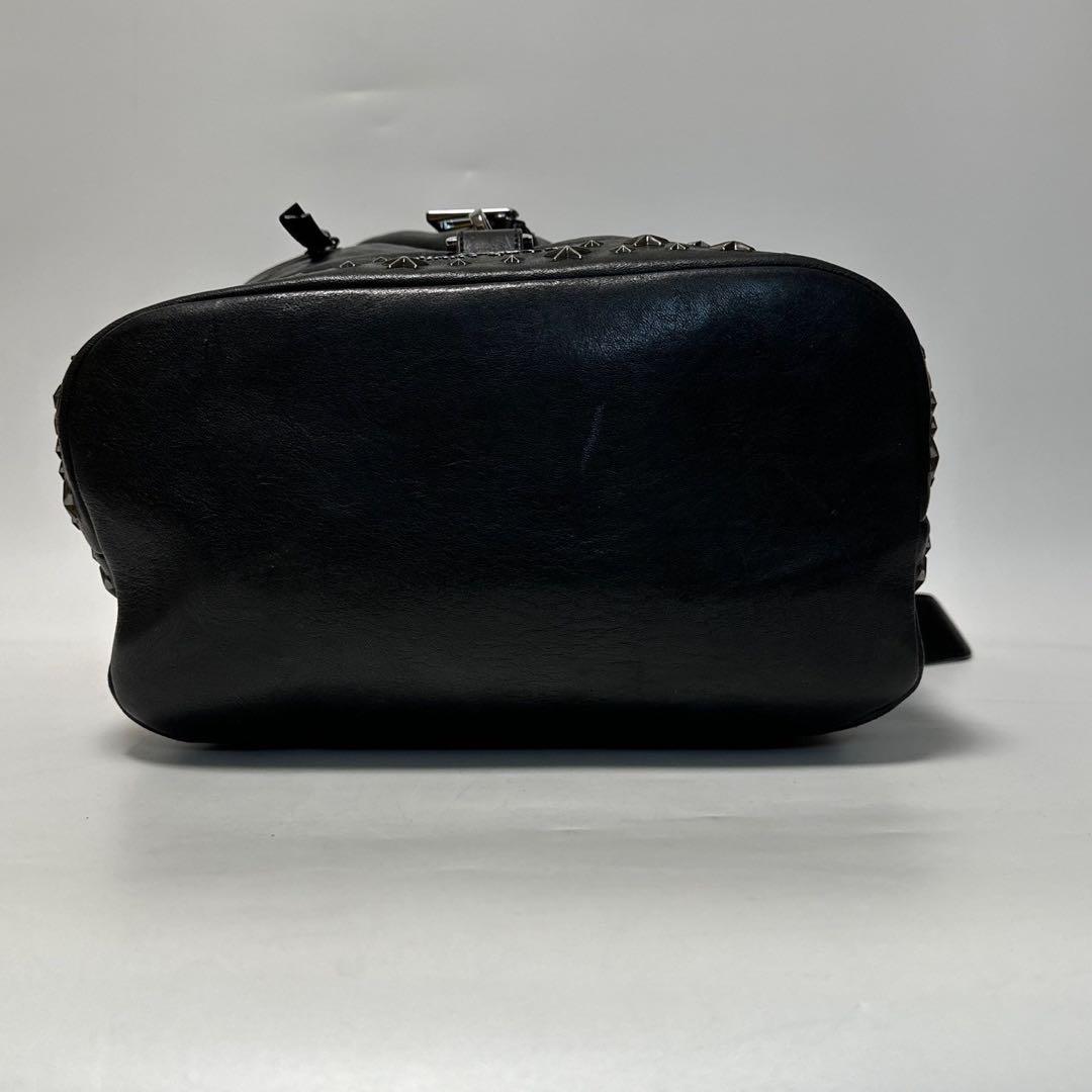 r89【美品】保証書付き　ジミーチュウ　フィッツロイ　ブラック　レザーリュック.