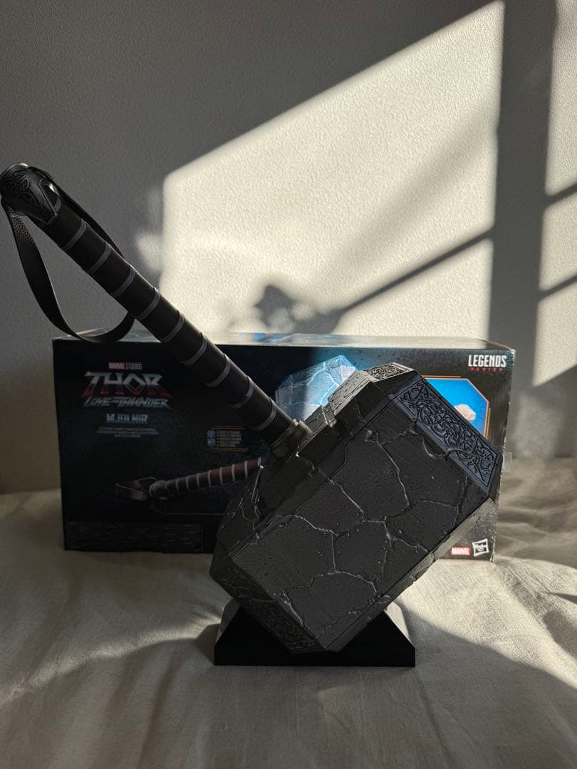 MARVEL ムジョルニア レプリカ スタンド付き 商品詳細MARVELの