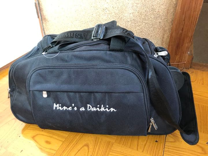 Ashworth のキャリーバック (DAIKINのロゴ入り) - メルカリ