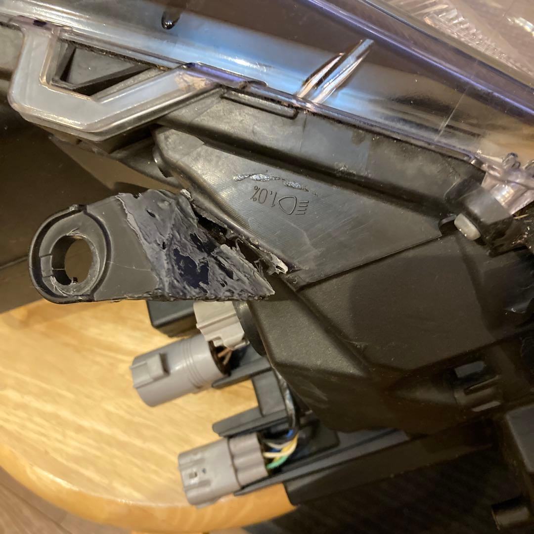 210系クラウン アスリート 後期 純正LED左ヘッドライト クラウン