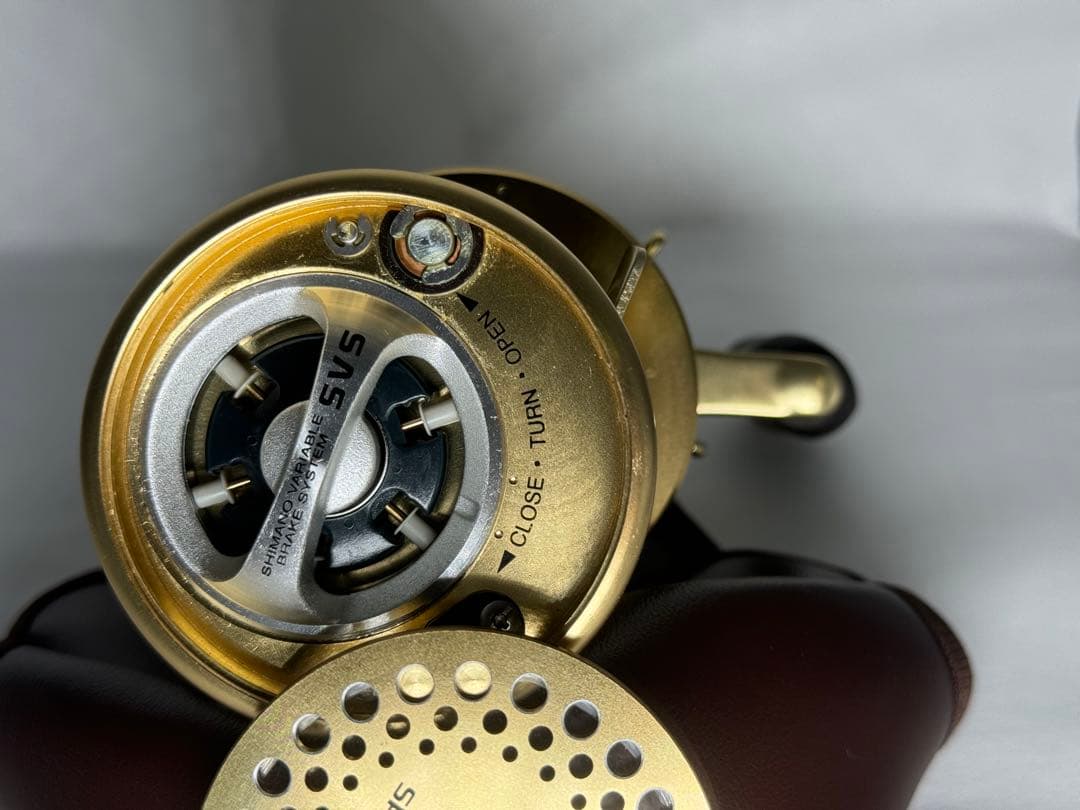 美品】シマノ 初代カルカッタコンクエスト201 00モデル - メルカリ