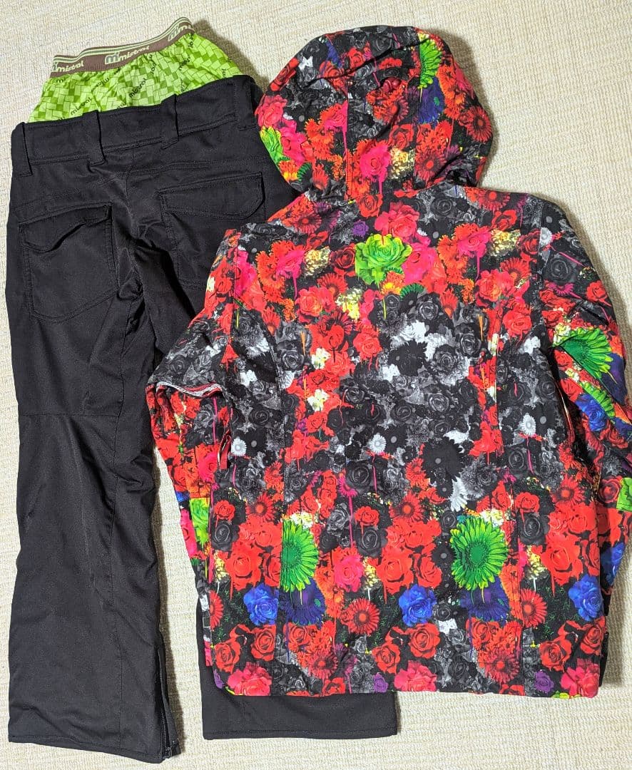 美品 BURTON スノボードスノボースキーウェア　サイズS