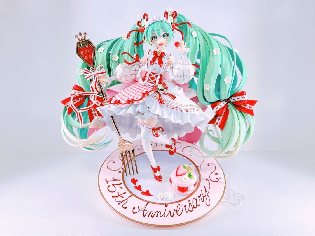 Nendoroid Hatsune Miku: 15th Anniversary Ver. - Good Smile Europe