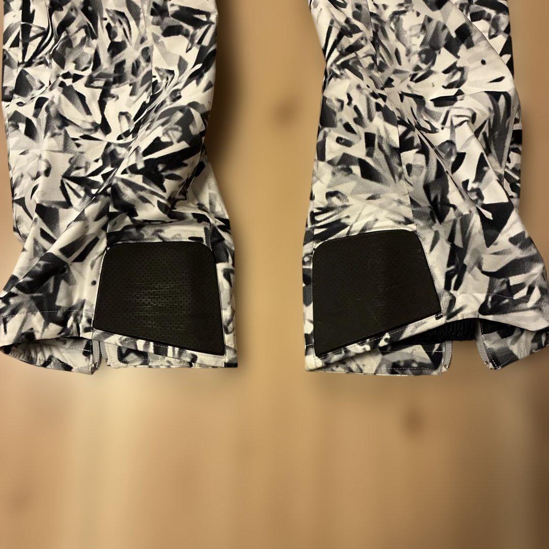 DESCENTE 迷彩柄スキーパンツ