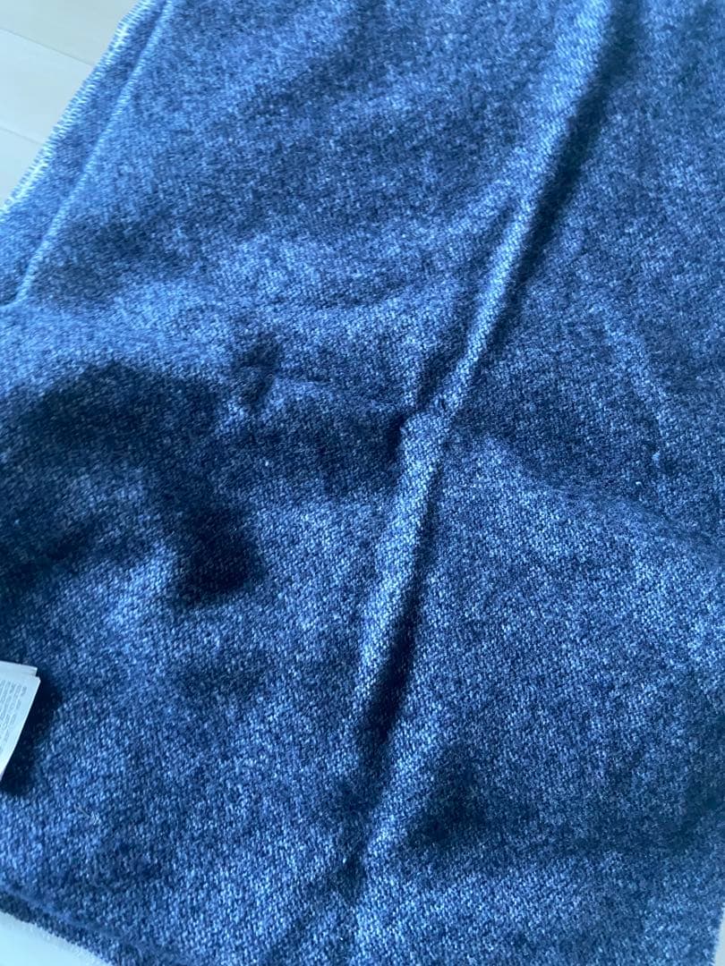 MONCLER マフラー ビッグロゴ入り　ネイビー/ホワイト/レッド