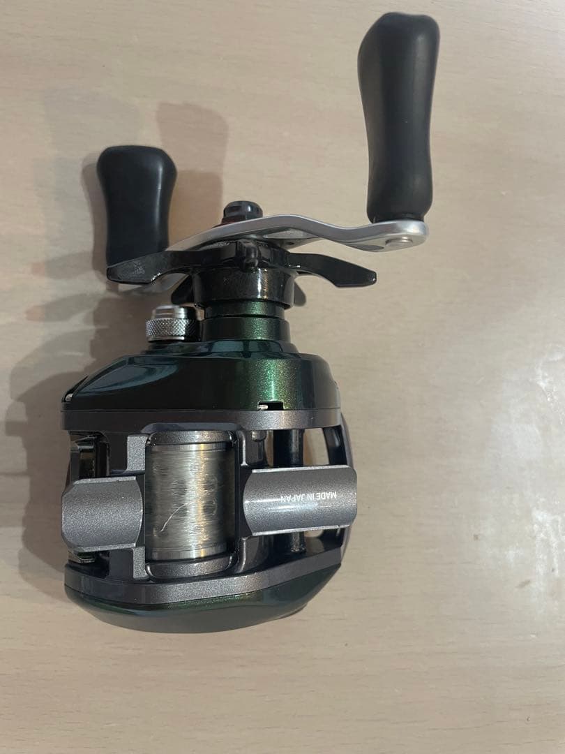 18 アルファス エアストリームカスタム 右ハンドル