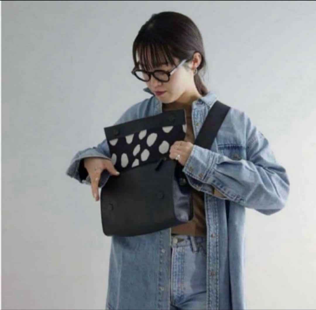 美品 イアパピヨネ ワイドテープショルダーバッグ ダルメシアン ボディ