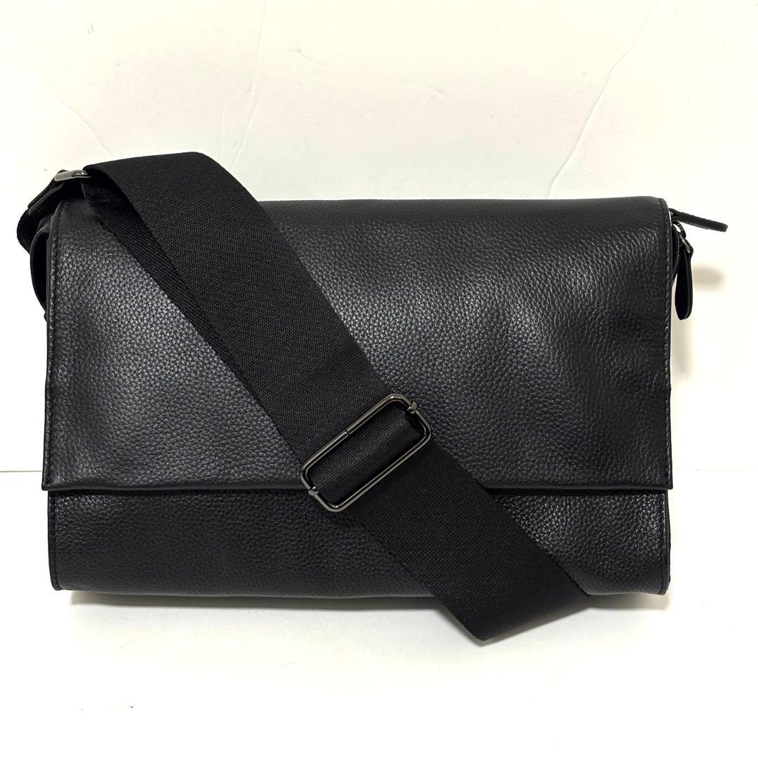 美品 イアパピヨネ ワイドテープショルダーバッグ ダルメシアン ボディ