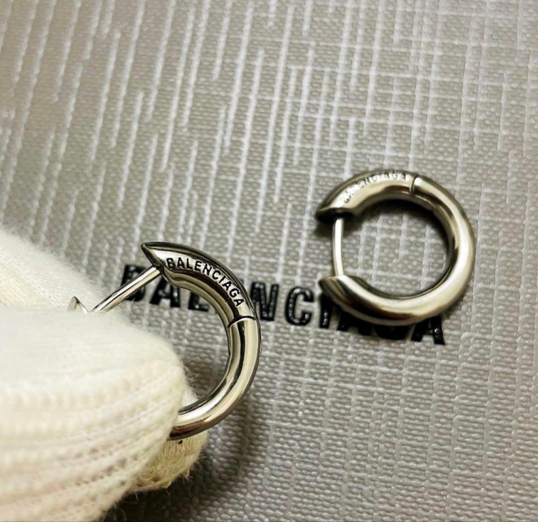 未使用級✨付属完備BALENCIAGA ピアス フープ シルバー ロゴ現行片耳
